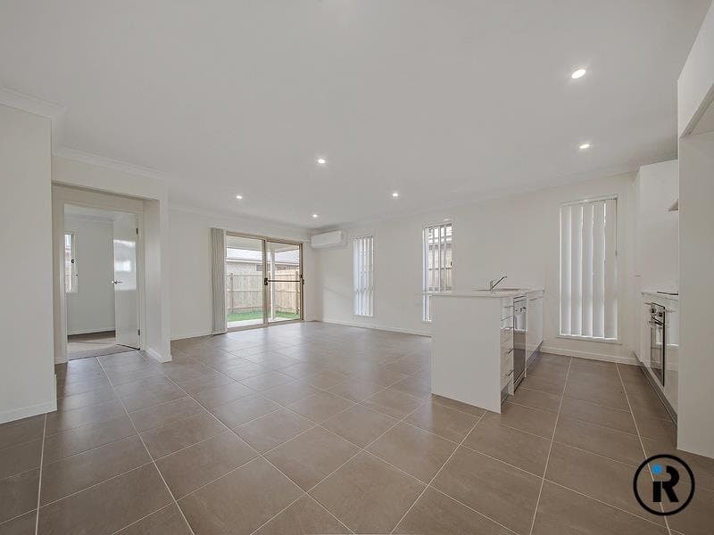 3 Leabrook Place, Pimpama  QLD  4209, Pimpama - Thumbnail 2