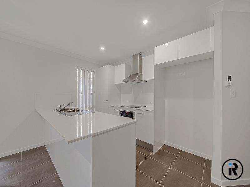 3 Leabrook Place, Pimpama  QLD  4209, Pimpama - Thumbnail 3