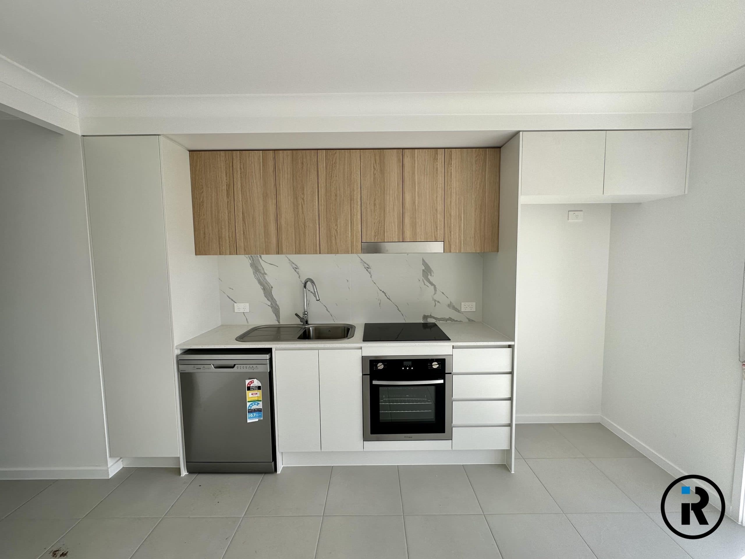 2/32 Argule Street, Hillcrest  QLD  4118, Hillcrest - Thumbnail 2