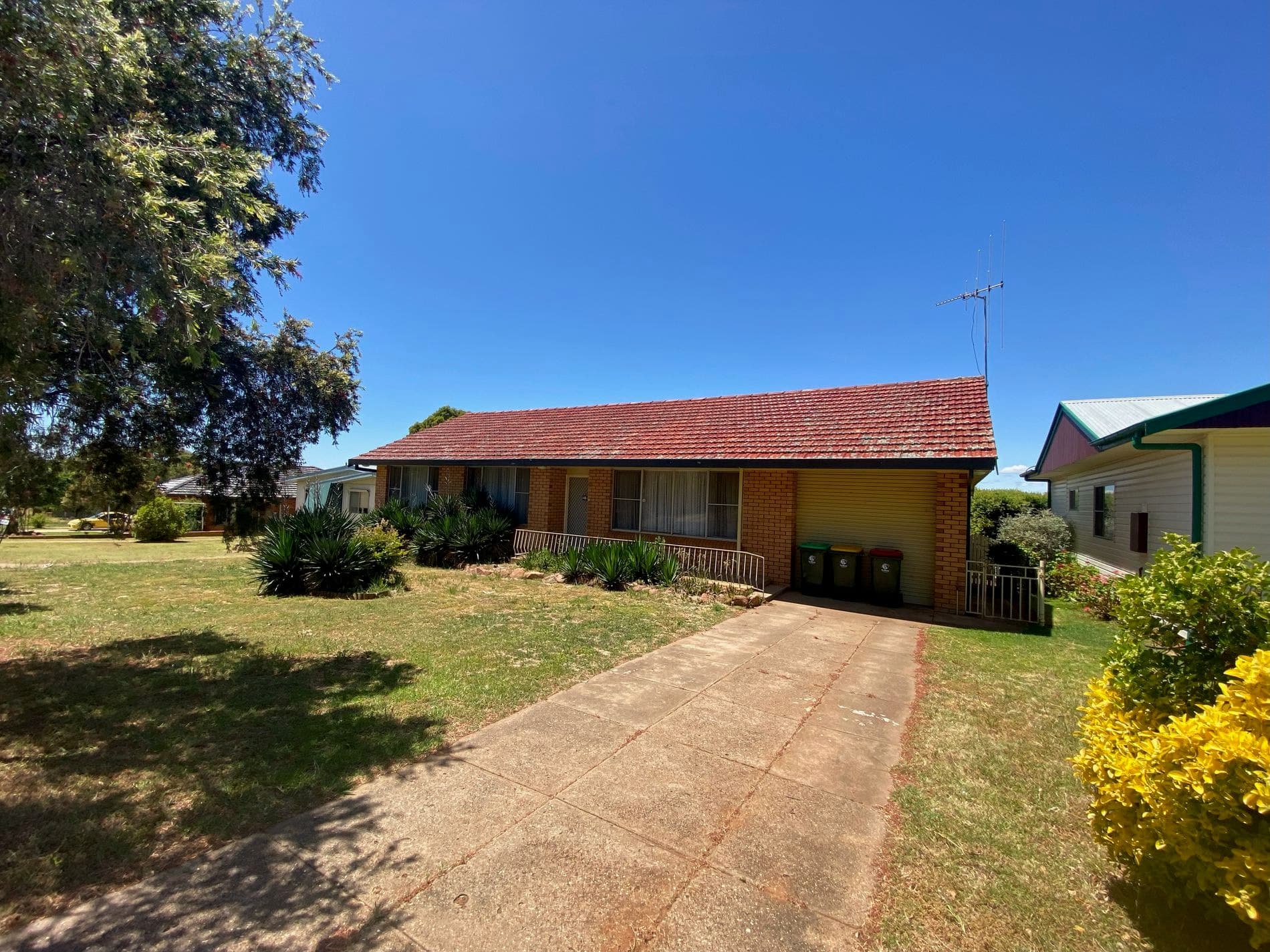21 Evans Parade, Parkes, Parkes - Thumbnail 2