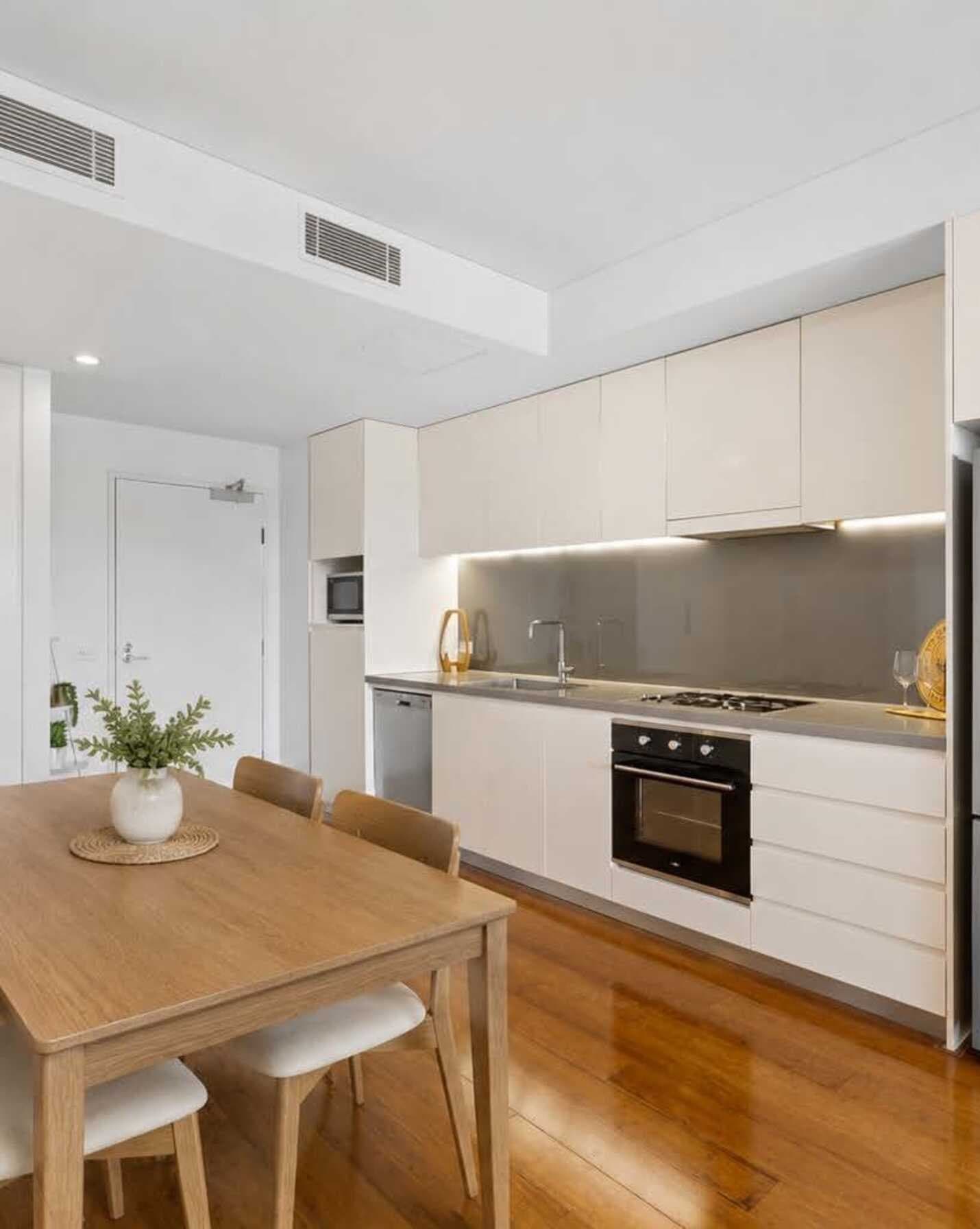 302/828 Elizabeth Street Waterloo, Waterloo - Thumbnail 3