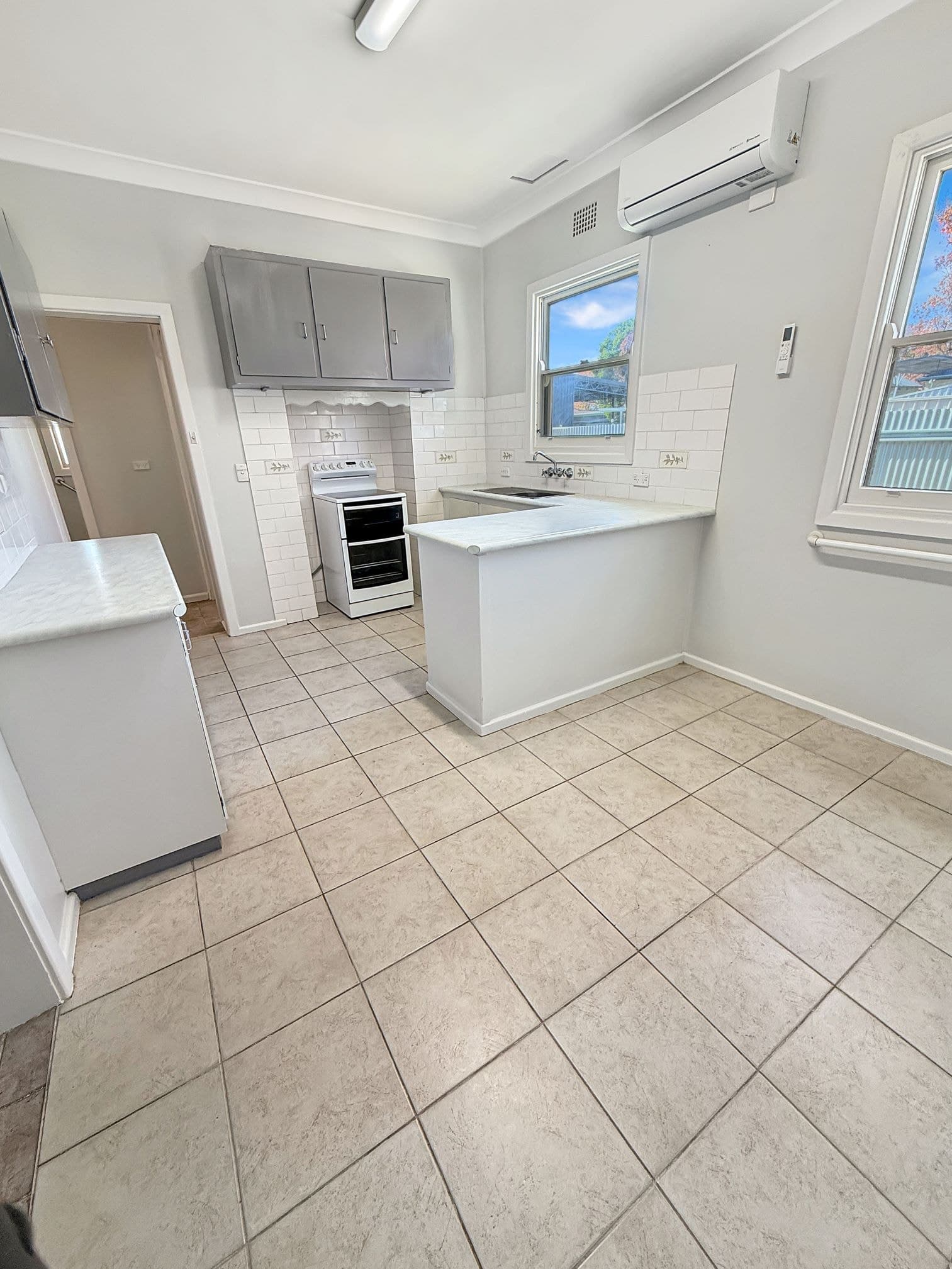 35 RIVERINE STREET, Narrandera, Narrandera - Thumbnail 3