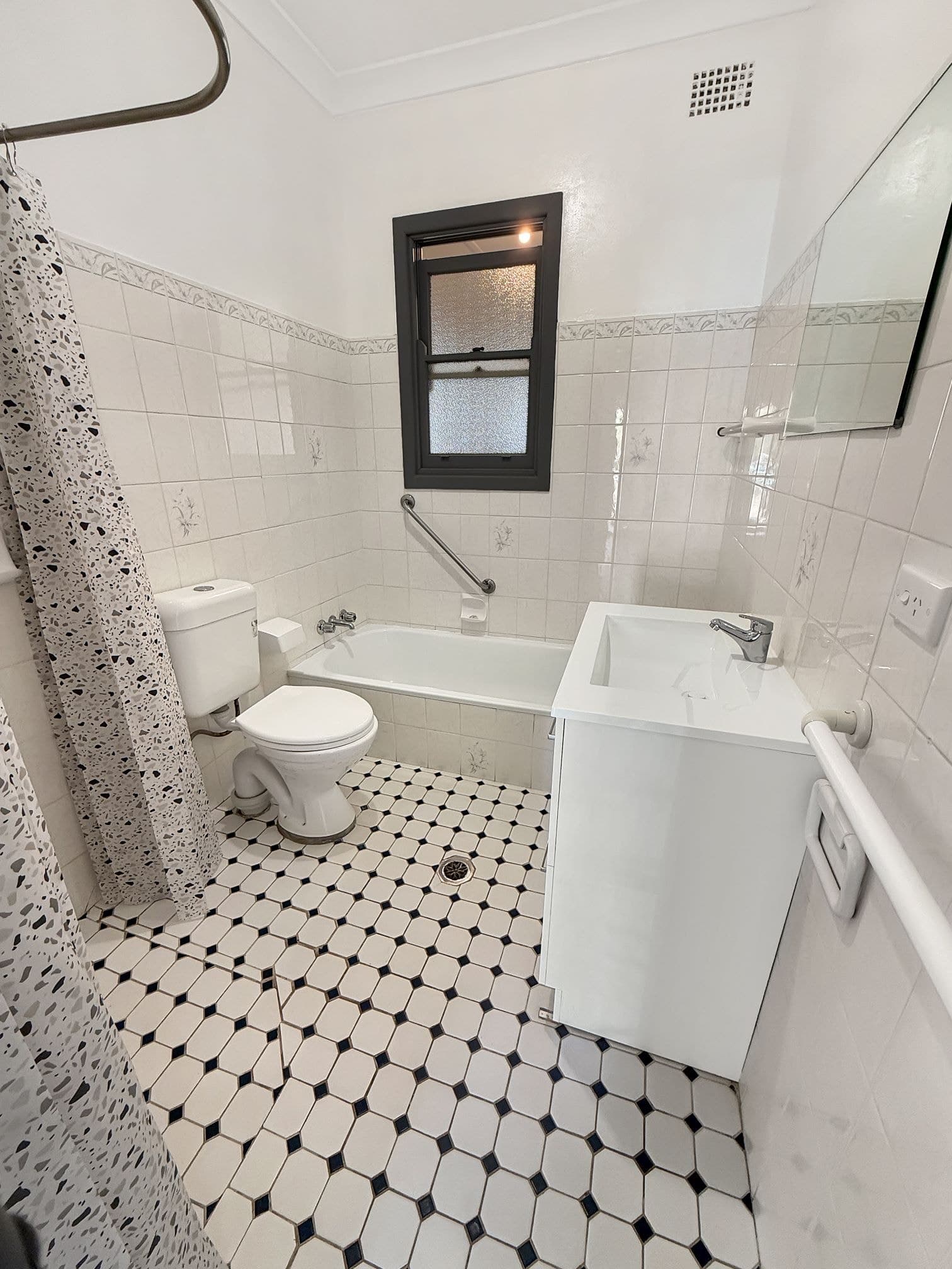 35 RIVERINE STREET, Narrandera, Narrandera - Thumbnail 4