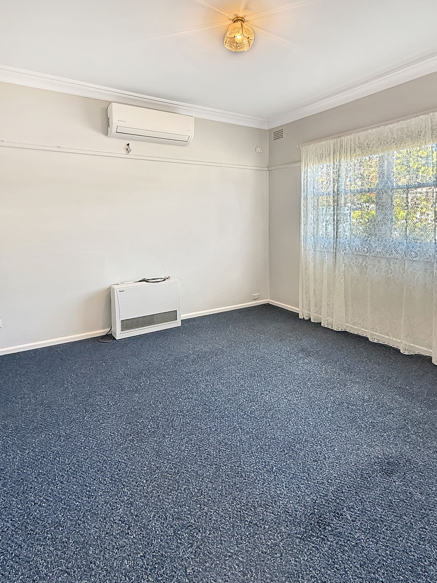 35 RIVERINE STREET, Narrandera, Narrandera - Thumbnail 8