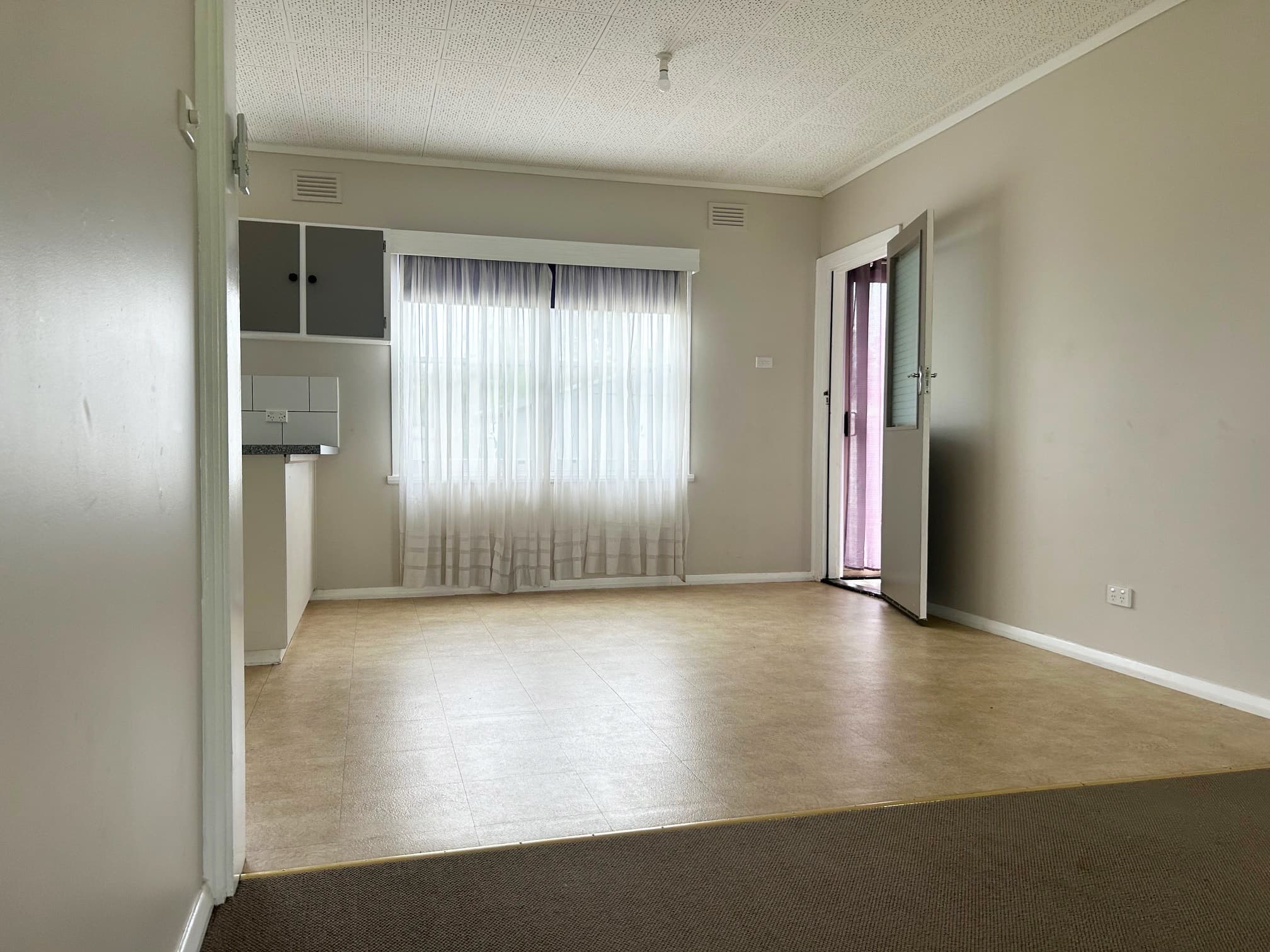 39 KINGFISHER AVENUE, Coleambally, Coleambally - Thumbnail 2