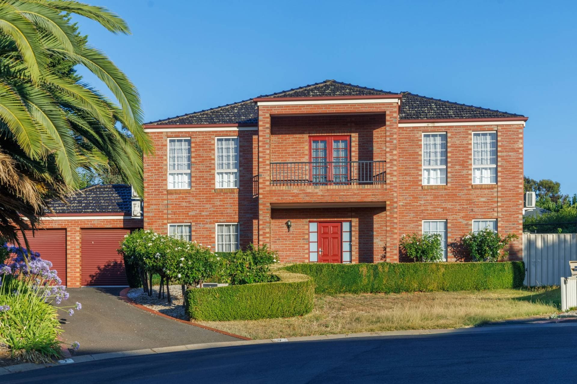7 Roslyn Ct, Kennington - Thumbnail 2