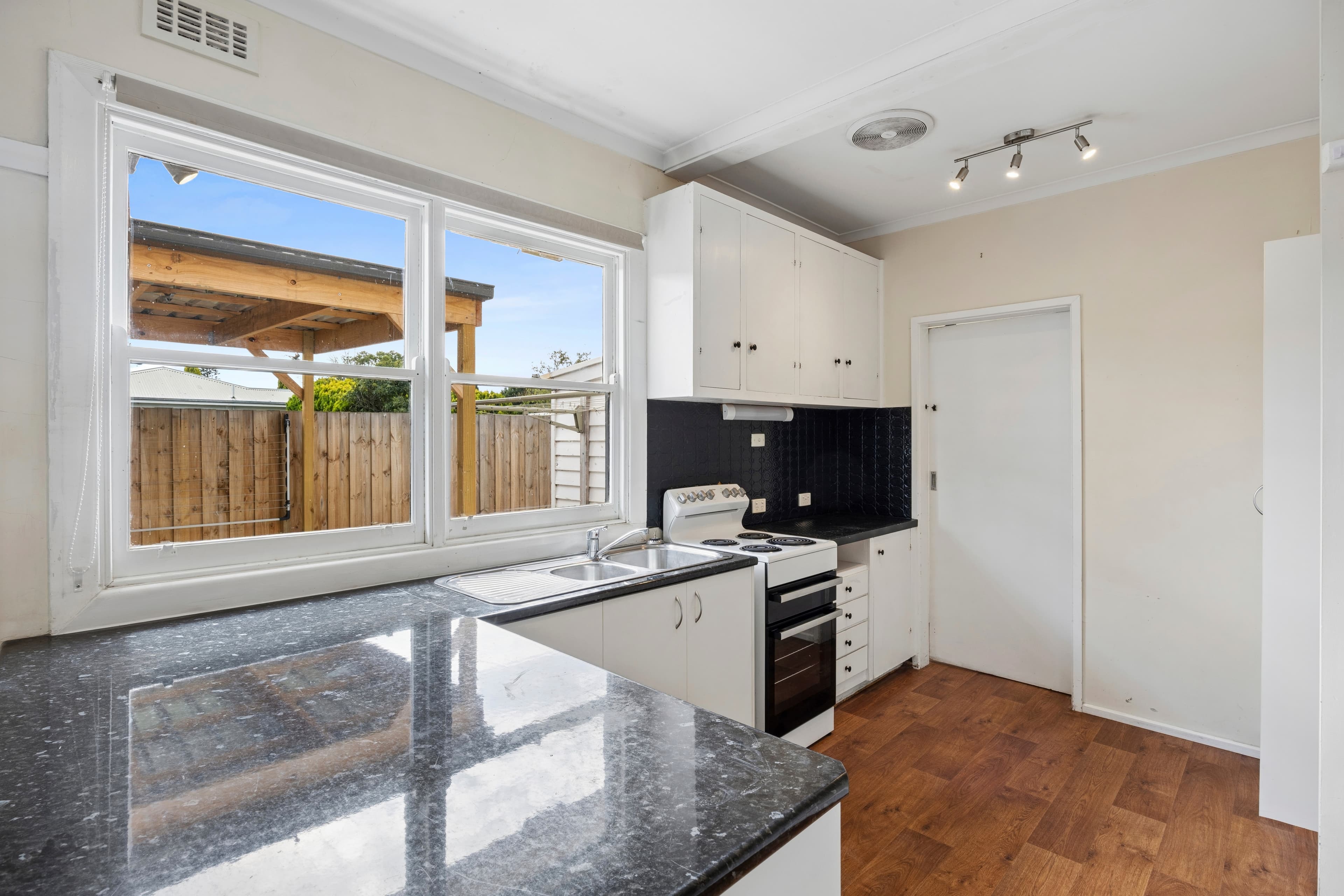69 Jennings Street, Colac, Colac - Thumbnail 3