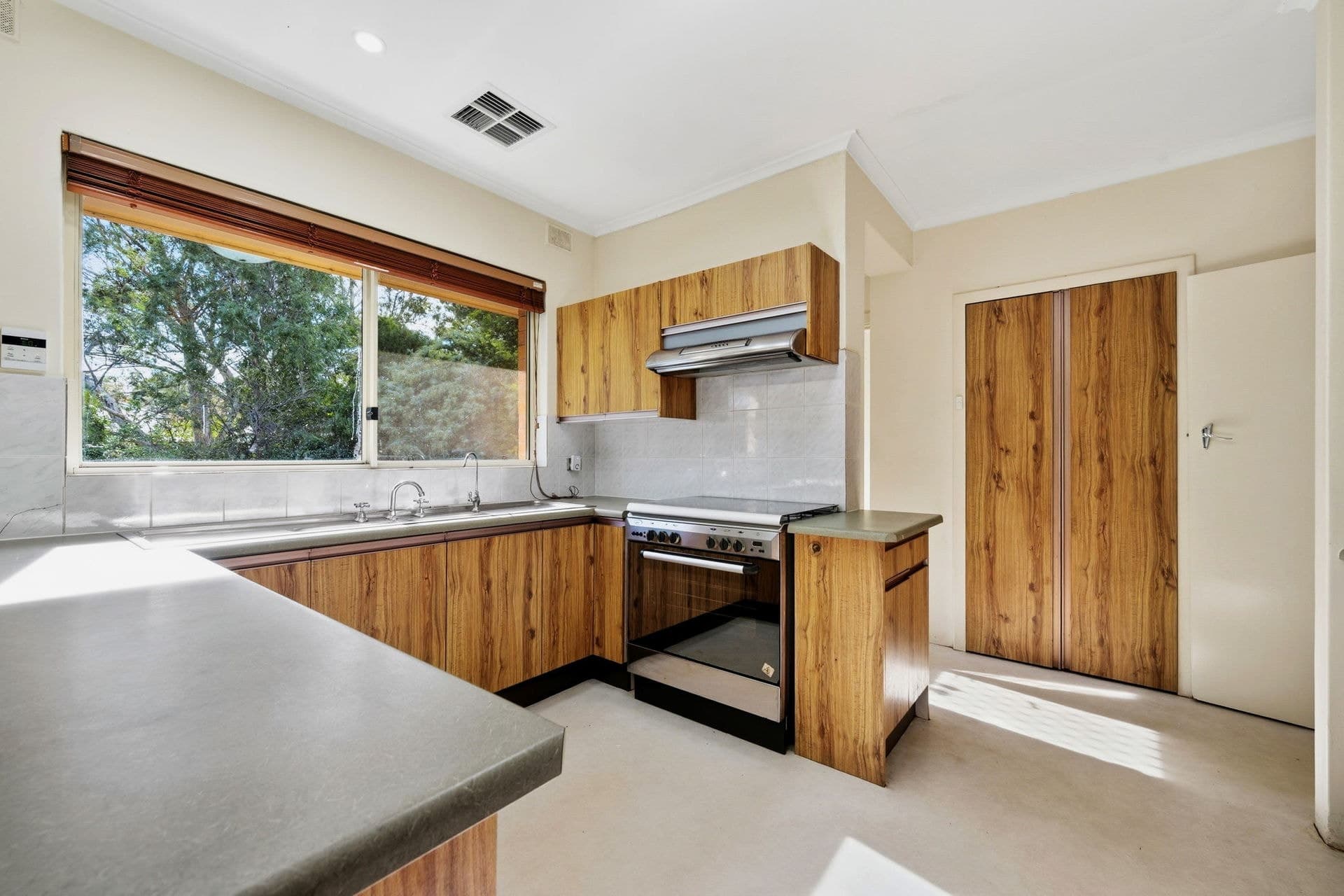 22 Grandview Drive, Tea Tree Gully, Tea Tree Gully - Thumbnail 3