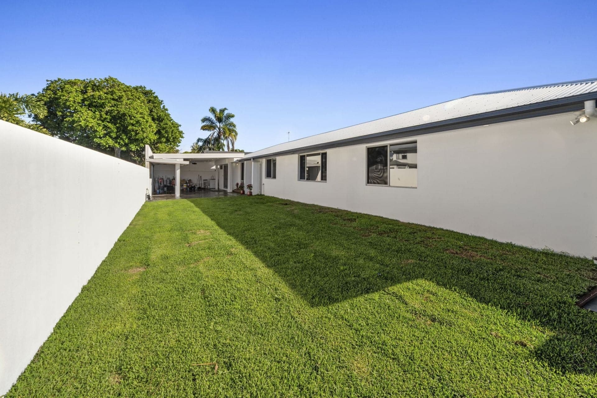 39 Gretel Drive, Mermaid Waters, Mermaid Waters - Image 1