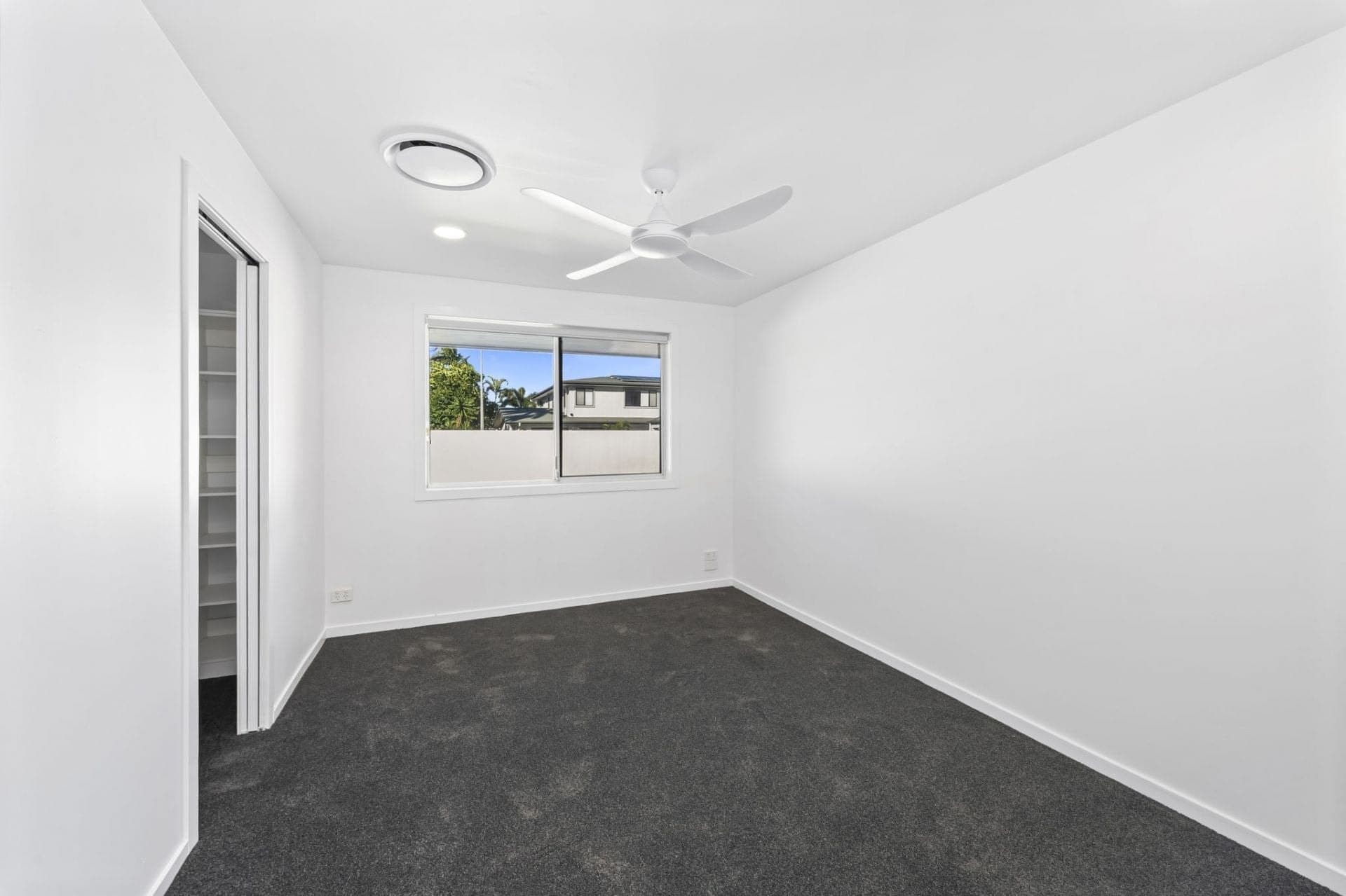 39 Gretel Drive, Mermaid Waters, Mermaid Waters - Thumbnail 5