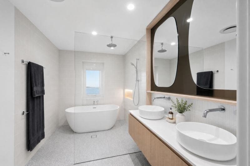 1604/180 Marine Parade, LABRADOR, Labrador - Thumbnail 8