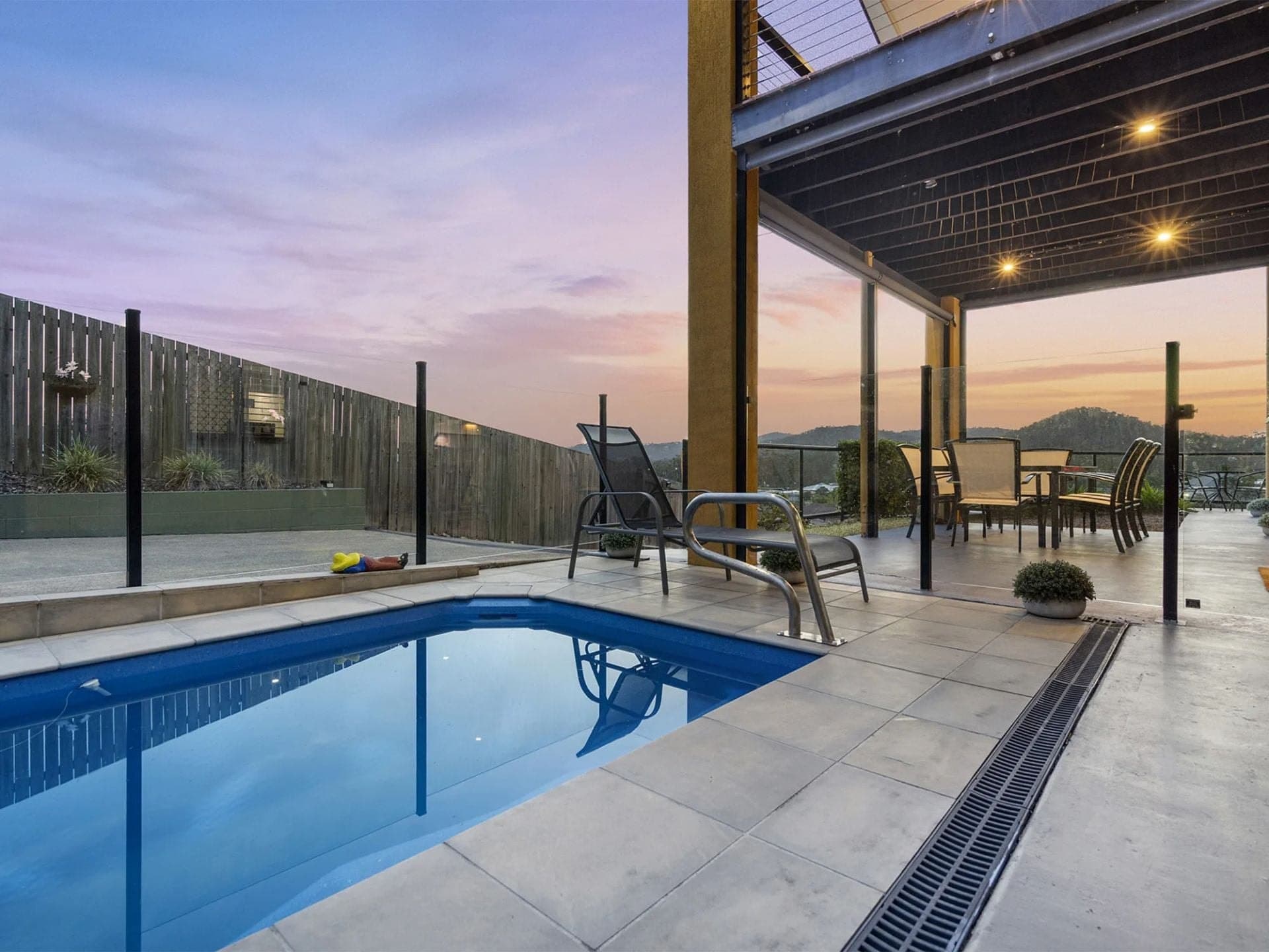 11 Trevina Crescent, MOUNT WARREN PARK, Mount Warren Park - Thumbnail 2