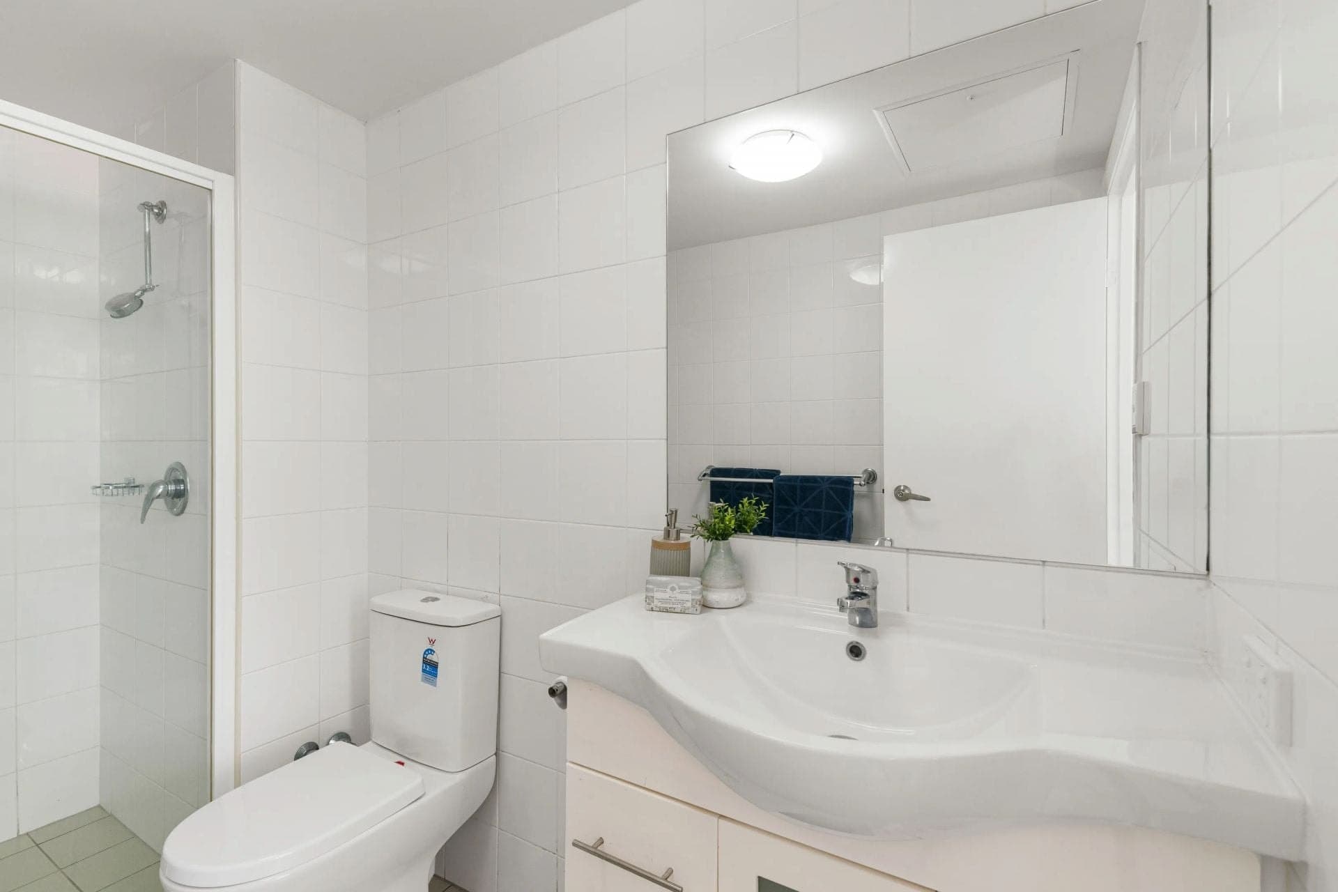 7/6-10 Rose Street, SOUTHPORT, Southport - Image 1
