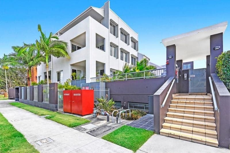 7/6-10 Rose Street, SOUTHPORT, Southport - Thumbnail 2