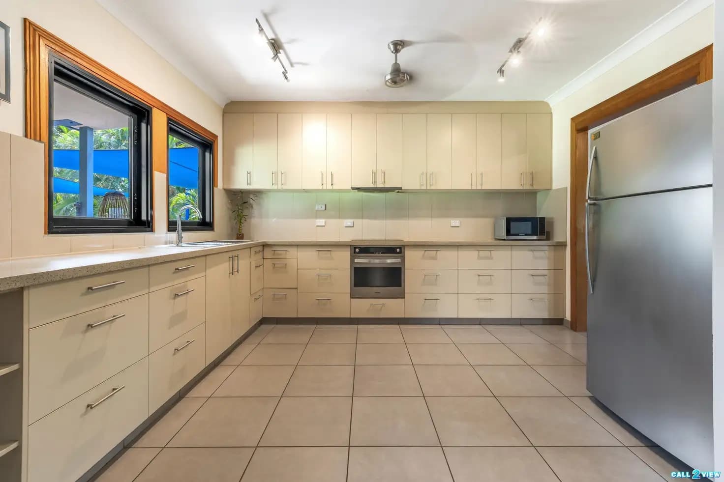 30 Pelican Crescent, 30 Pelican Crescent - Thumbnail 4