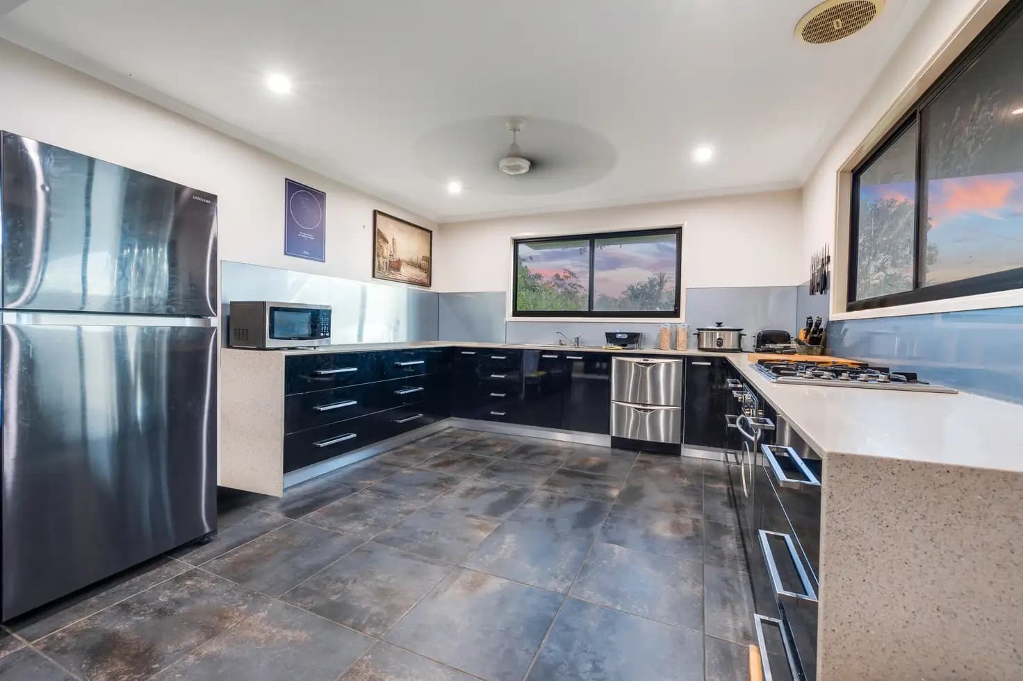 12 Campden Court, 12 Campden Court - Thumbnail 2