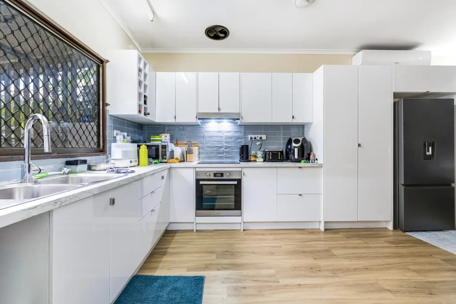 49 Essington Avenue, 49 Essington Avenue - Thumbnail 2