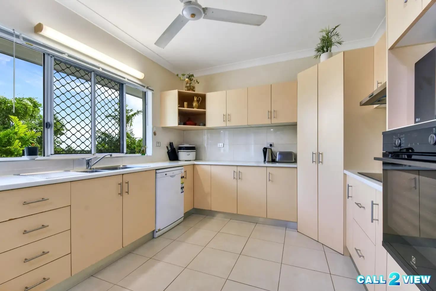 51 Rosebery Drive, 51 Rosebery Drive - Thumbnail 4