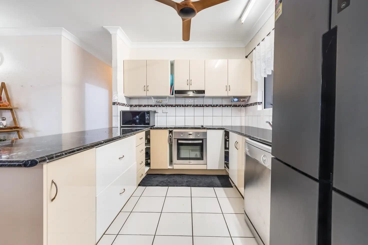 2 Aunger Crescent, 2 Aunger Crescent - Thumbnail 3