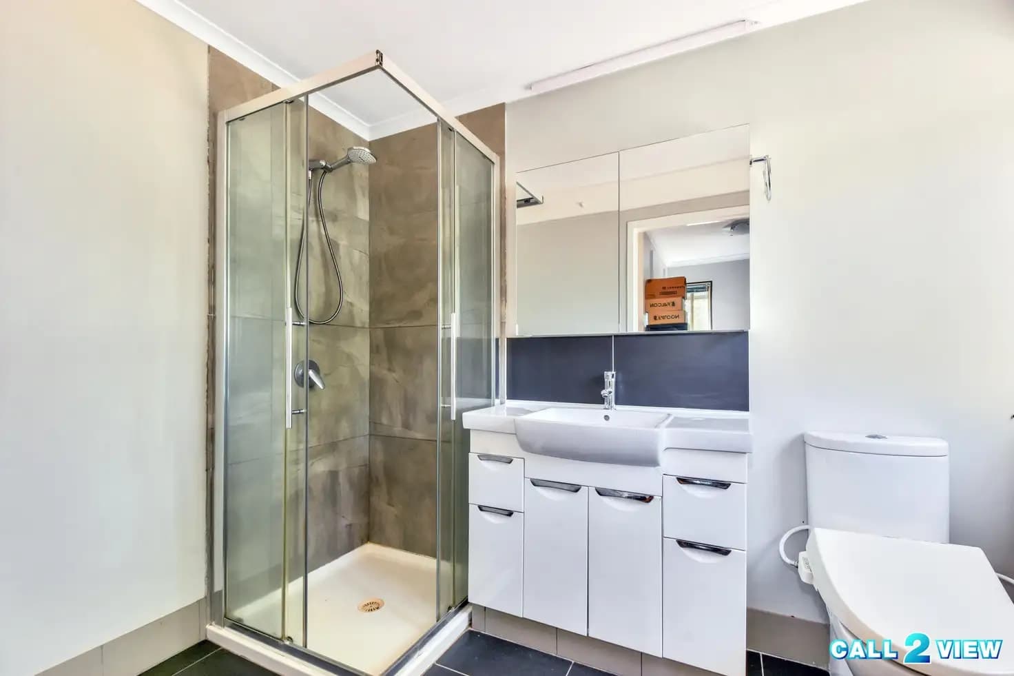 620 Redcliffe Road, 620 Redcliffe Road - Thumbnail 2