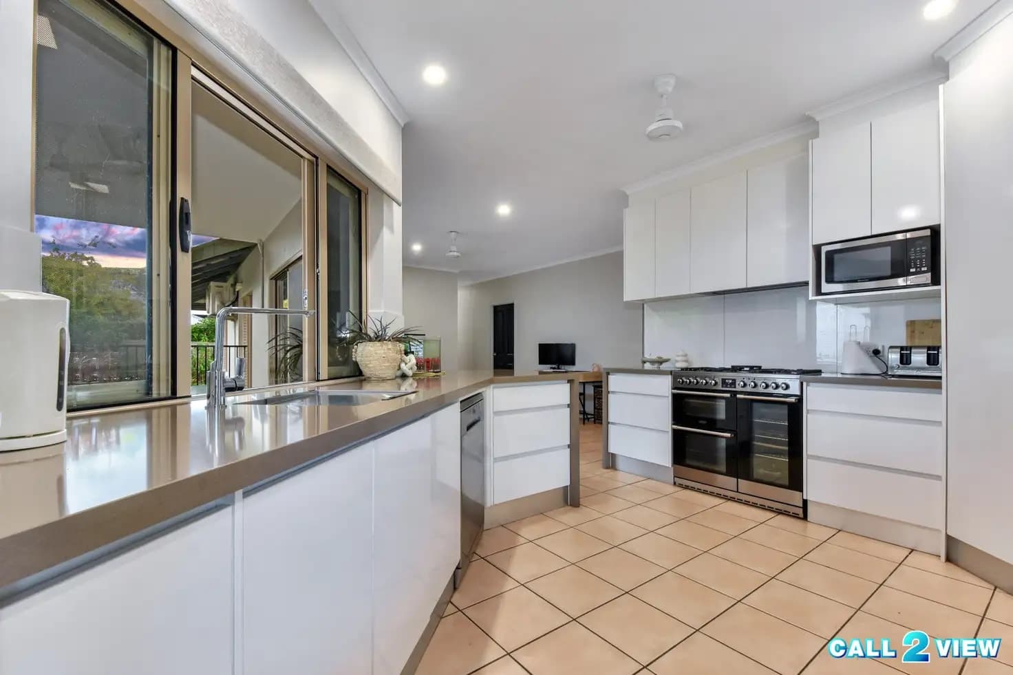 33 Whitington Circuit, 33 Whitington Circuit - Image 1