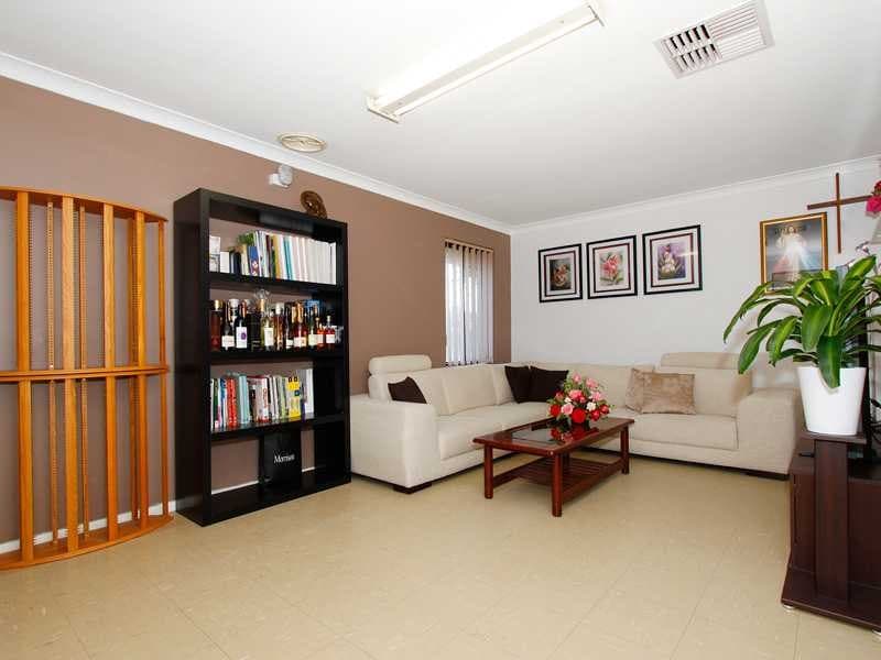 25 Germain Way, Lockridge - Image 1