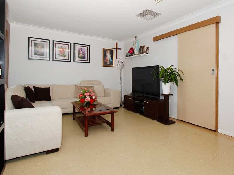 25 Germain Way, Lockridge - Thumbnail 2