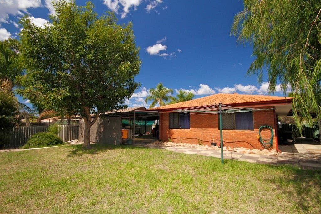 27 Germain Way, Lockridge - Thumbnail 2