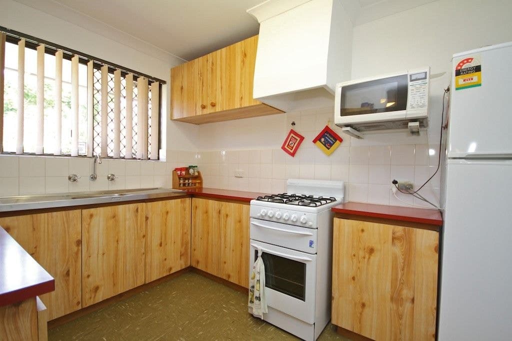 27 Germain Way, Lockridge - Thumbnail 4
