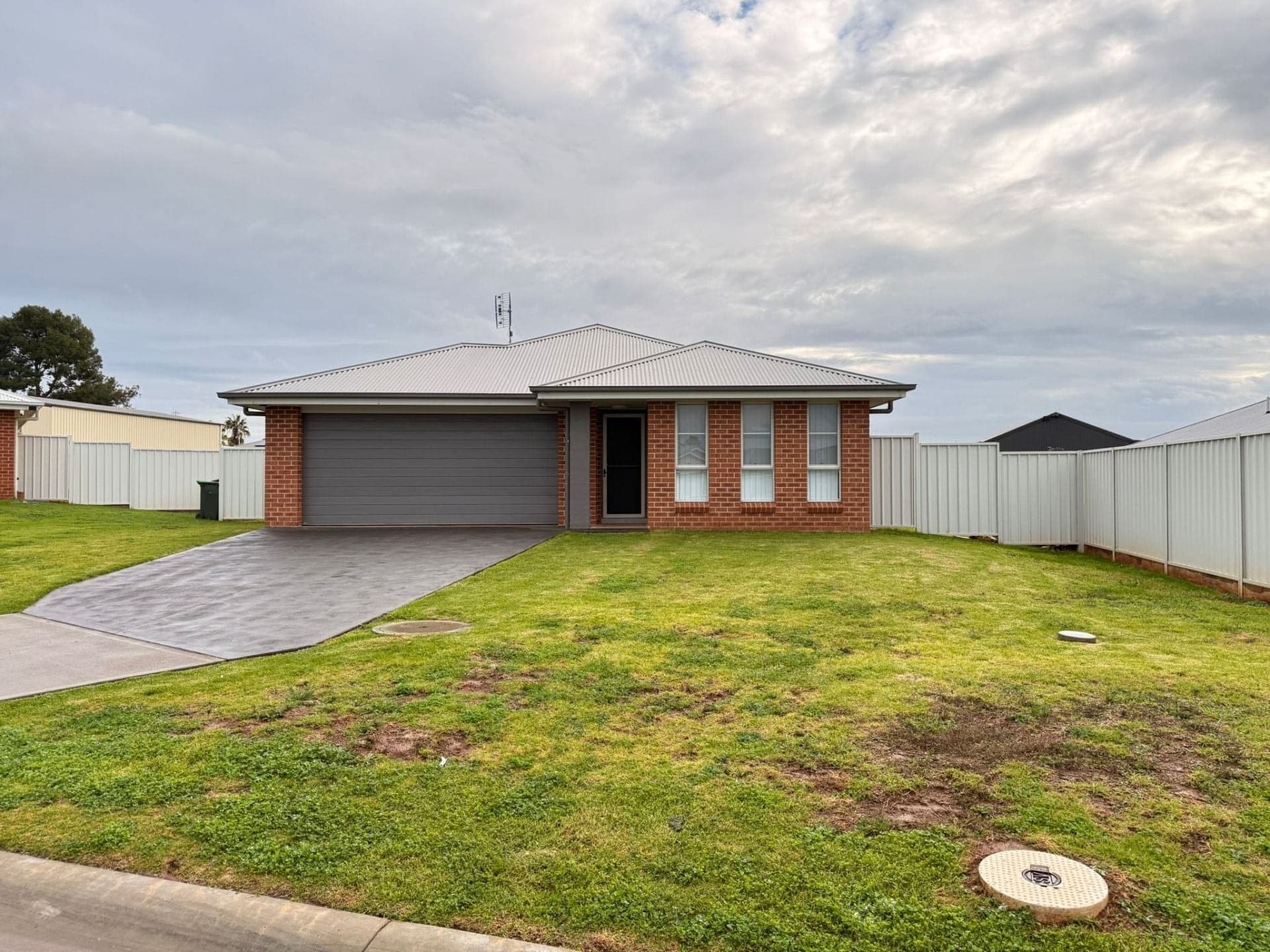 12 Yuwambi Close, Parkes NSW, Parkes - Thumbnail 2