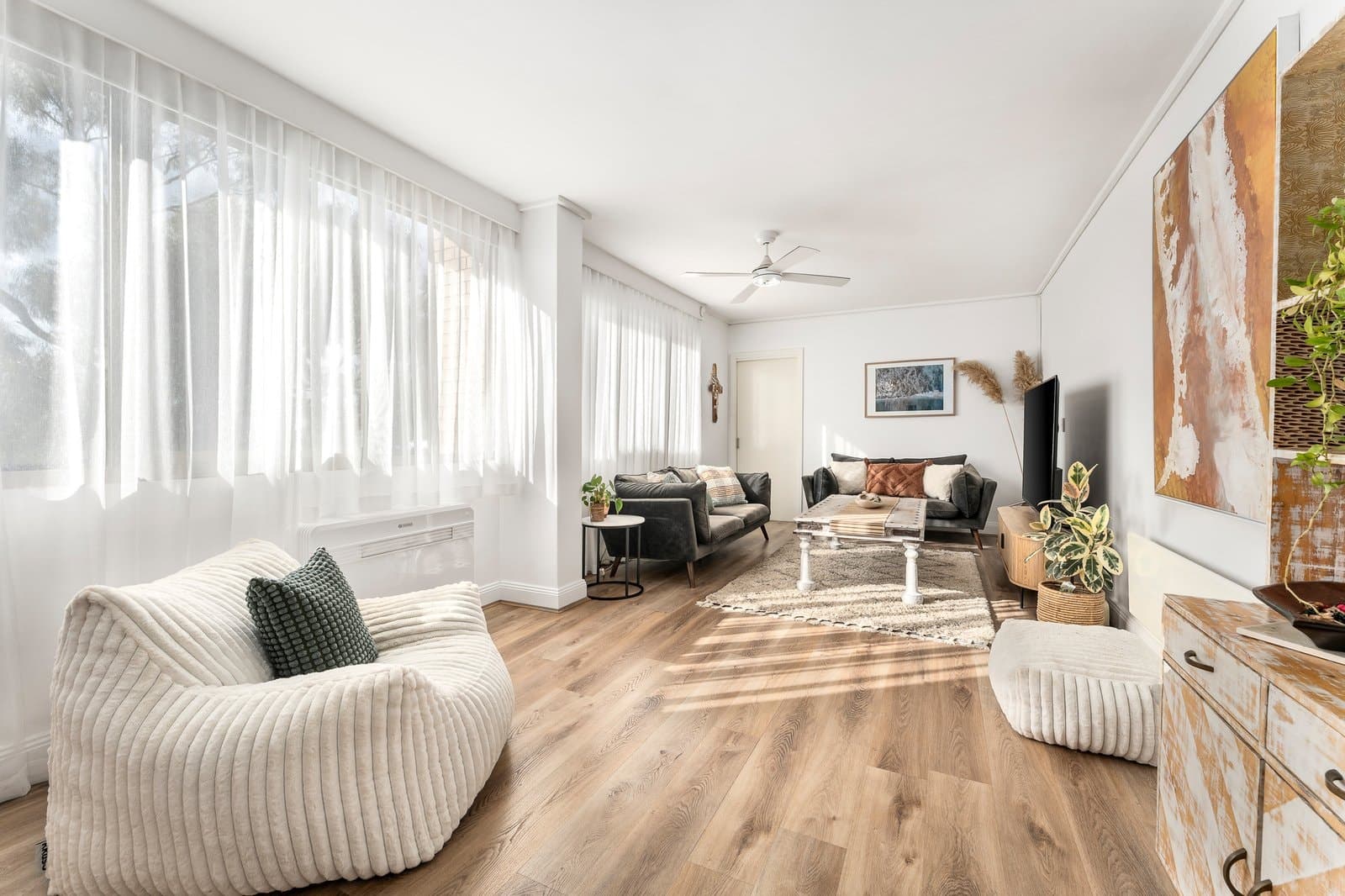 25/343 Beaconsfield Parade,
                        
                    
                    
                        
                            St Kilda West, St Kilda West - Image 1