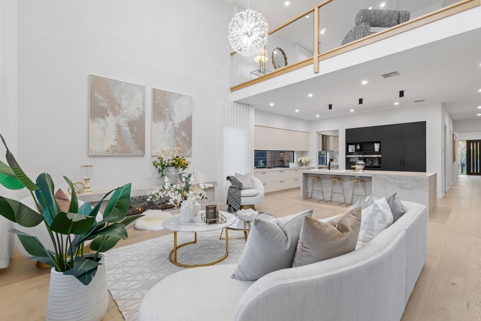 35 Everton Grove, Surrey Hills, Surrey Hills - Thumbnail 2