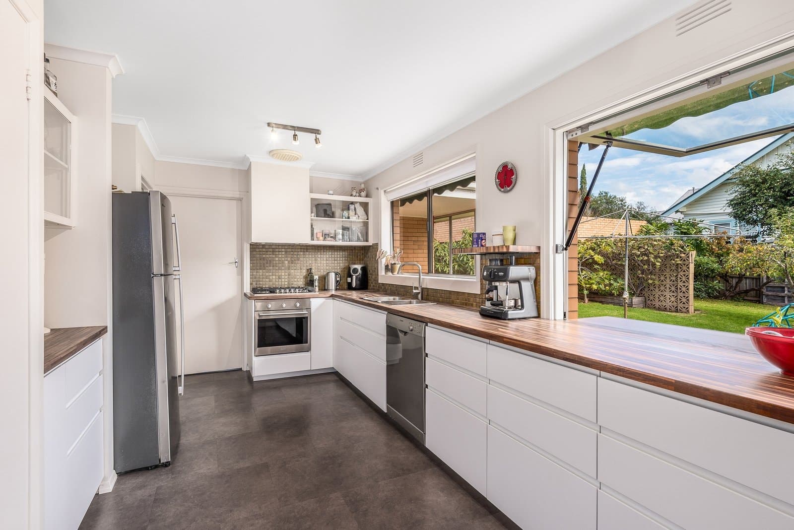 46 Larcombe Street, Highton, Highton - Thumbnail 4