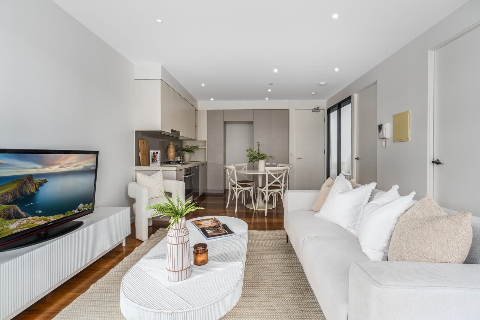 503/100 Western Beach Road, Geelong, Geelong - Thumbnail 3