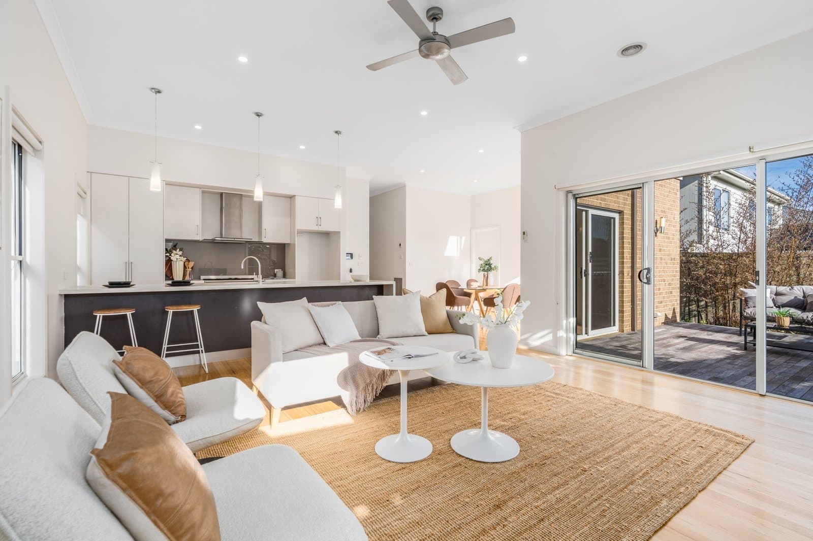 3/7 Jacobs Street,
                        
                    
                    
                        
                            Belmont, Belmont - Image 1