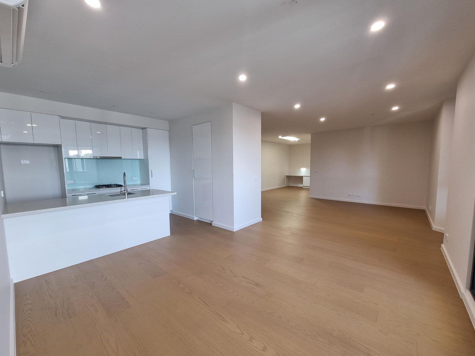 306 / 76 Tyler Street, RESERVOIR, Reservoir - Thumbnail 2