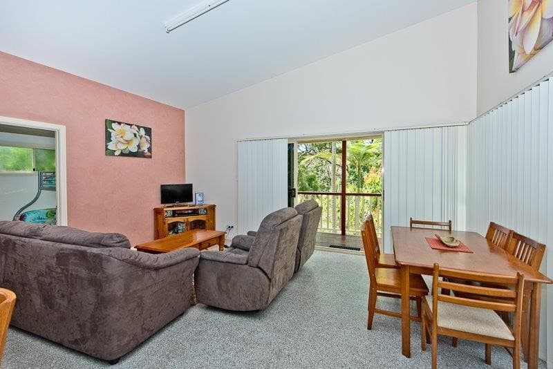 3/4 Dorothy Newham St, Moreton Island - Image 1