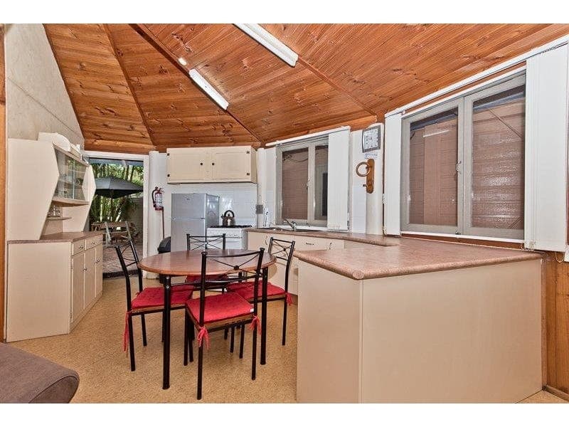 2/4 Dorothy Newham St, Moreton Island - Thumbnail 3