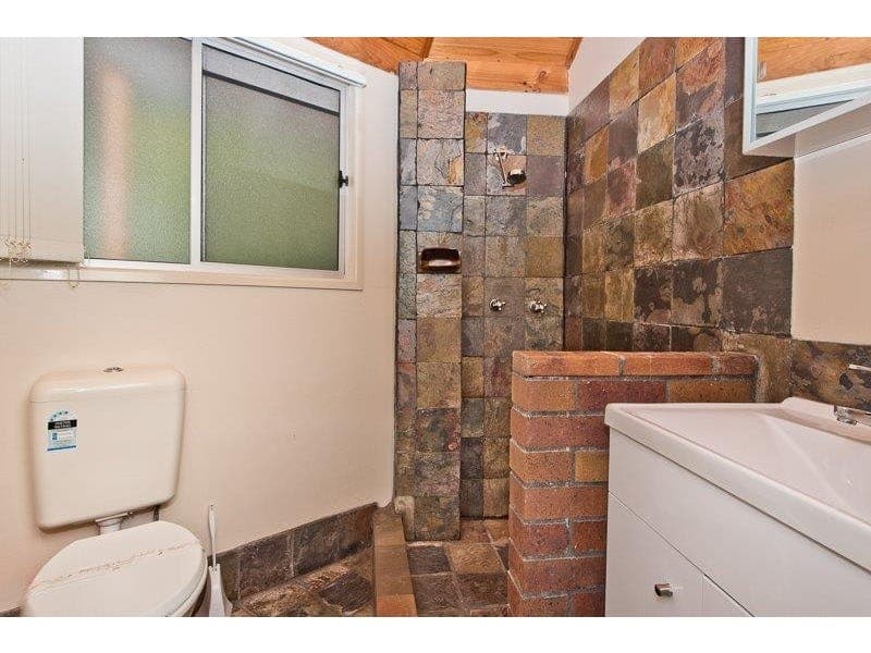 2/4 Dorothy Newham St, Moreton Island - Thumbnail 5
