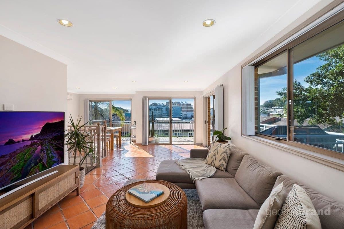 3/7 Smillie Avenue, Terrigal, NSW, Terrigal - Thumbnail 4