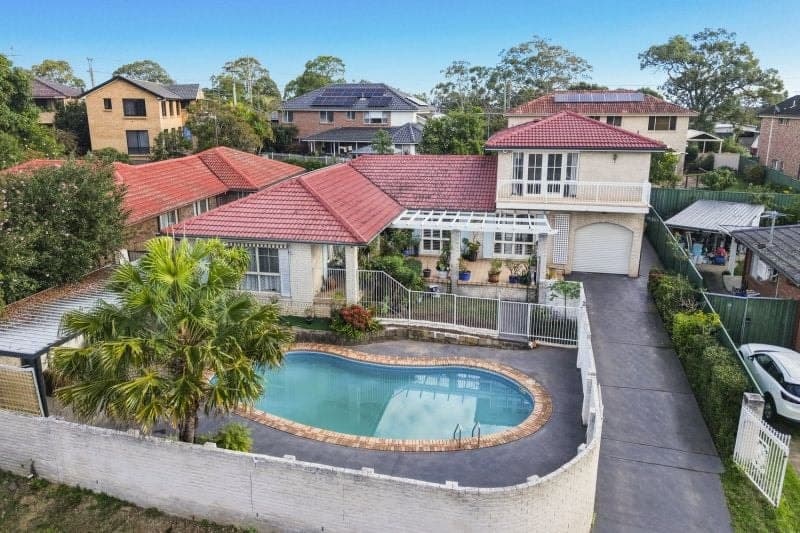 33 Dresden Avenue, Castle Hill, Castle Hill - Image 1