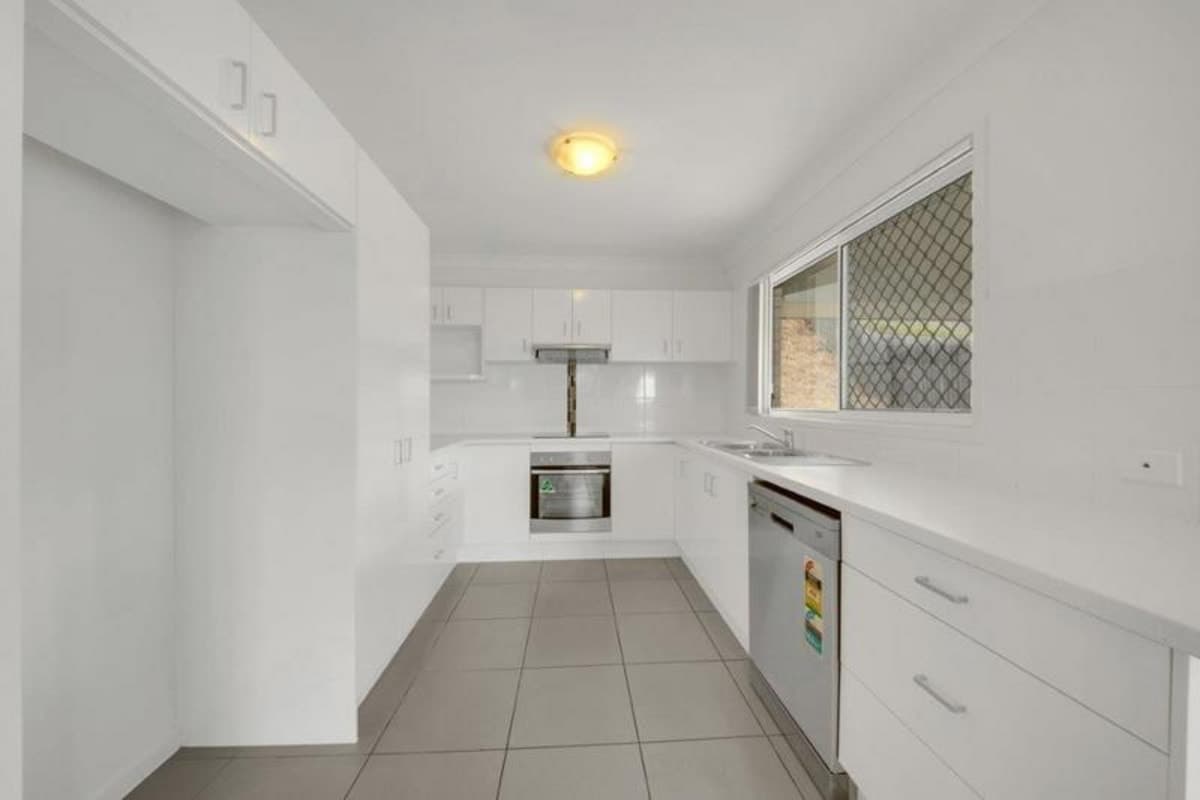7 Lacey Close, CALLIOPE, QLD, Calliope - Thumbnail 2