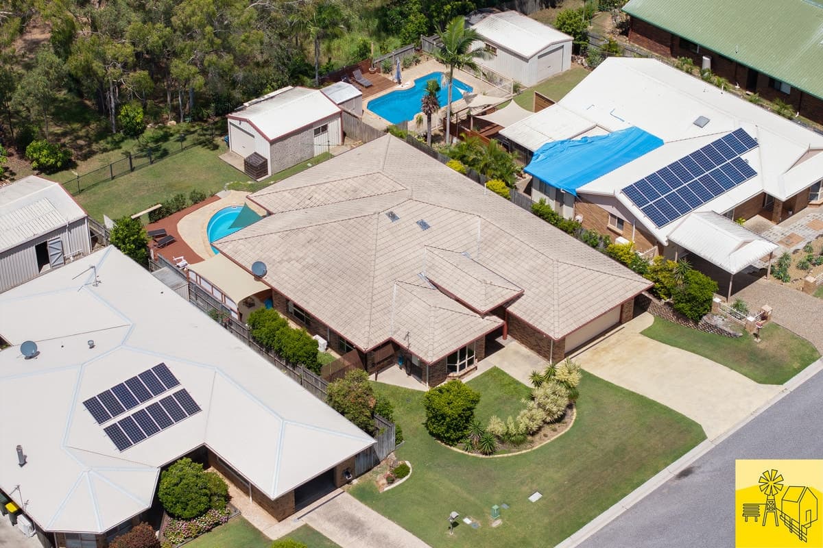 19 Barrine Close, Clinton, QLD, Clinton - Thumbnail 3