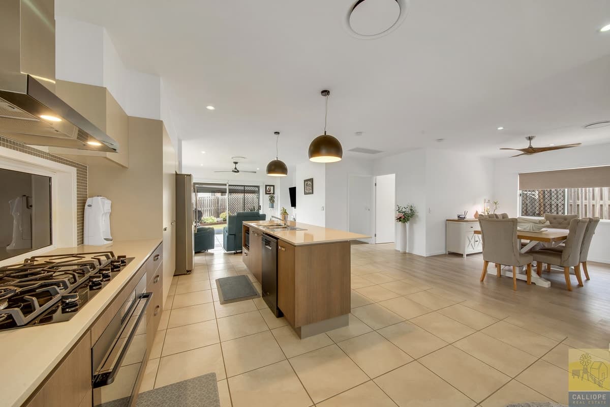 7 Keeling Close, New Auckland, QLD, New Auckland - Thumbnail 3