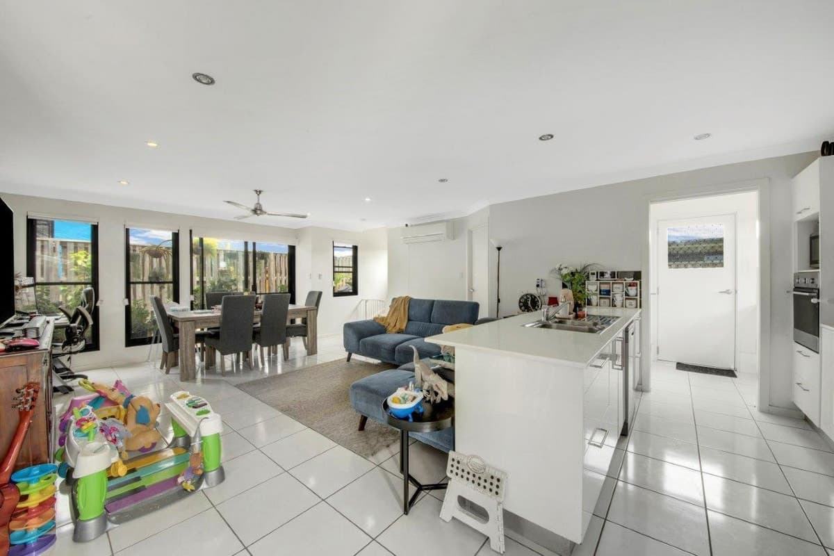 1/1 Wedgetail Road, Clinton, QLD, Clinton - Thumbnail 2