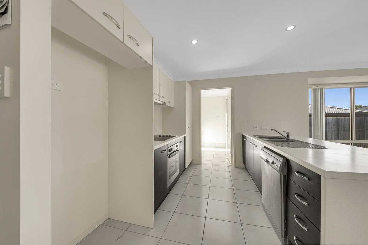 16 Fremont Street, Calliope, QLD, Calliope - Thumbnail 2