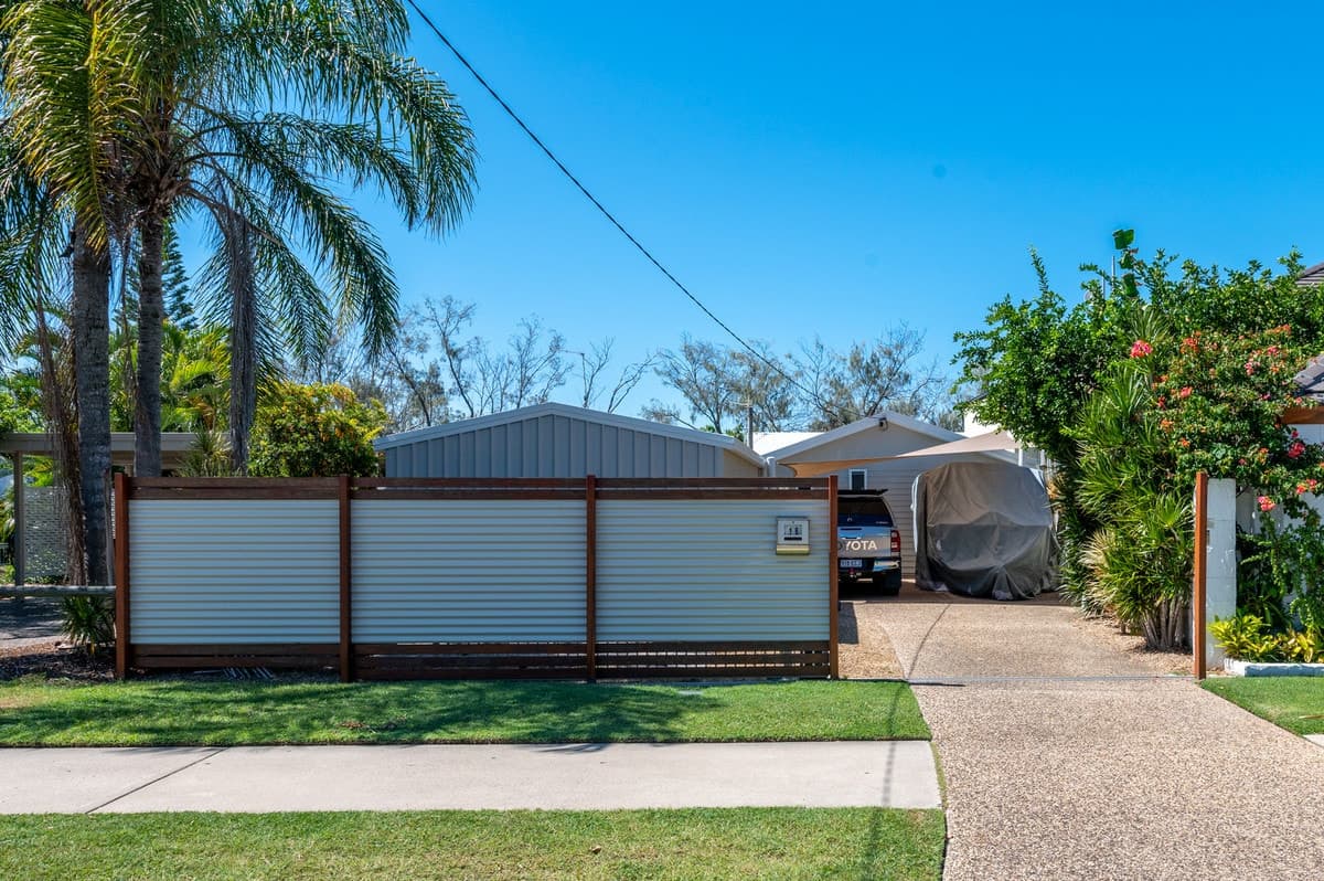 18 The Oaks Road, TANNUM SANDS, QLD, Tannum Sands - Thumbnail 2