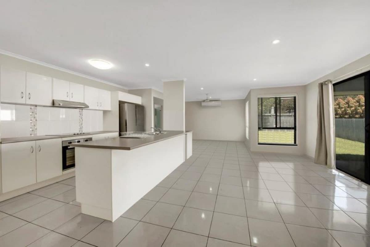 17 Hawkesbury Road, CALLIOPE, QLD, Calliope - Thumbnail 3