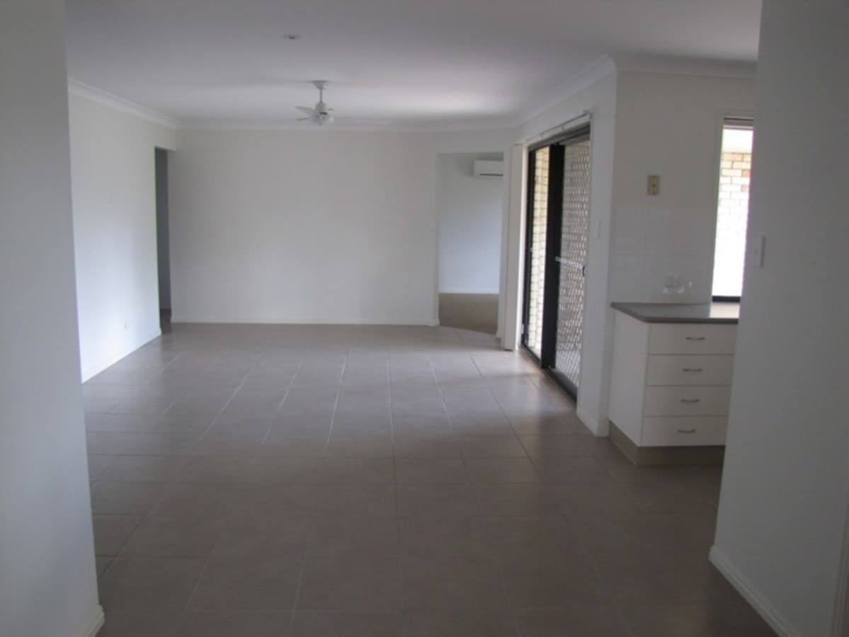 8 Mulligan Crescent, CALLIOPE, QLD, Calliope - Thumbnail 2