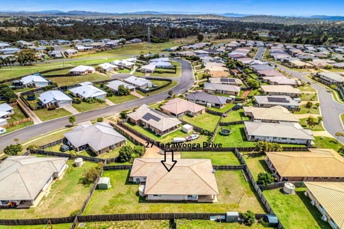 27 Tarrawonga Drive, CALLIOPE, QLD, Calliope - Thumbnail 2